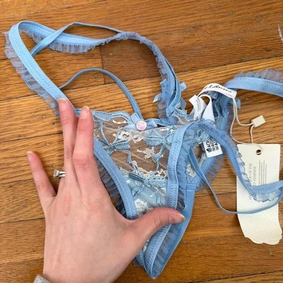 NWT For Love and Lemons Brigitte Bow Thong Panty Small - Picture 3 of 10